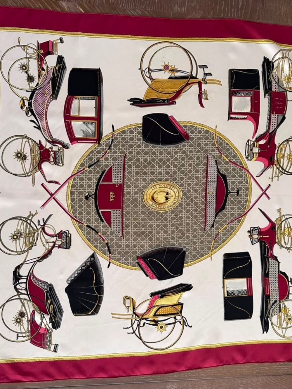 Hermes Silk Scarf Carré 90 Red White Hand Rolled Made in France - Picture 4 of 9